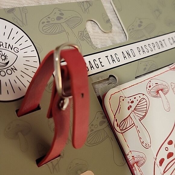 NEW MUSHROOM PASSPORT WALLET CASE +MATCHING LUGGAGE TAG TRAVEL INTERNATIONAL NWT - Picture 5 of 6